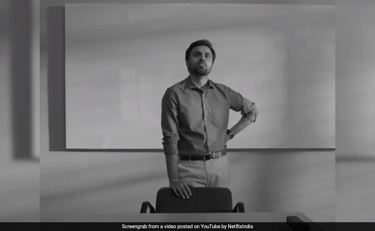 <i>Kota Factory Season 3</i>: Jitendra Kumar Maintains His Equilibrium With Impressive Control