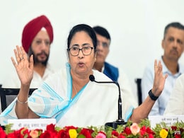 "Do I Have To Sweep Streets Now?" Mamata Banerjee Raps Civic Body Chiefs "Do I Have To Sweep Streets Now?" Mamata Banerjee Raps Civic Body Chiefs
