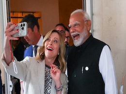 नमस्ते करने से सेल्फी तक... देखें PM मोदी और इटली की प्रधानमंत्री जॉर्जिया मेलोनी की मुलाकात की तस्वीरें नमस्ते करने से सेल्फी तक... देखें PM मोदी और इटली की प्रधानमंत्री जॉर्जिया मेलोनी की मुलाकात की तस्वीरें