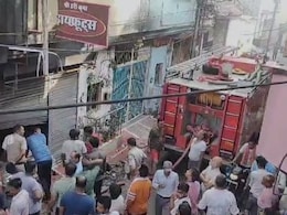 ग्वालियर में ड्राई फ्रूट व्यापारी के घर लगी भीषण आग, पिता समेत दो नाबालिग बेटियों की दर्दनाक मौत ग्वालियर में ड्राई फ्रूट व्यापारी के घर लगी भीषण आग, पिता समेत दो नाबालिग बेटियों की दर्दनाक मौत