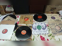 जोधपुर के गिरधारीलाल का अनूठा जुनून, 100 साल से अधिक पुराने ग्रामोफोन रिकॉर्ड को संजोया