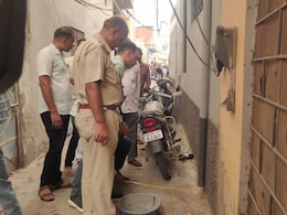 Rajasthan: पार्किंग को लेकर हुए झगड़े में एक शख्स की मौत, लोगों ने आरोपियों की गिरफ्तारी की मांग को लेकर किया प्रदर्शन   Rajasthan: पार्किंग को लेकर हुए झगड़े में एक शख्स की मौत, लोगों ने आरोपियों की गिरफ्तारी की मांग को लेकर किया प्रदर्शन