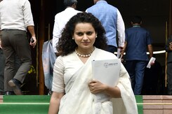 Kangana Attacks Gandhis On Her Upcoming Film: "Inke Kale Chitthe...'' Kangana Attacks Gandhis On Her Upcoming Film: "Inke Kale Chitthe...''