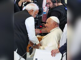 G7 समिट में पोप फ्रांसिस से गले मिले पीएम मोदी, भारत आने का दिया न्योता G7 समिट में पोप फ्रांसिस से गले मिले पीएम मोदी, भारत आने का दिया न्योता