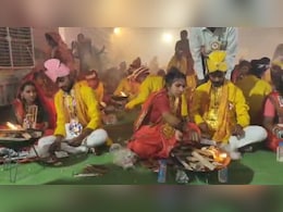 Durg: सामूहिक विवाह कार्यक्रम में फर्जीवाड़ा, पहले से शादीशुदा 30 लोगों की फिर से कराई गई शादी Durg: सामूहिक विवाह कार्यक्रम में फर्जीवाड़ा, पहले से शादीशुदा 30 लोगों की फिर से कराई गई शादी