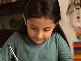 छुट्टियों में भी नहीं छूटेगी बच्चों की पढ़ाई, मस्ती के साथ पढ़ने में भी लगेगा मन, बस आजमाकर देख लीजिए ये तरीके छुट्टियों में भी नहीं छूटेगी बच्चों की पढ़ाई, मस्ती के साथ पढ़ने में भी लगेगा मन, बस आजमाकर देख लीजिए ये तरीके