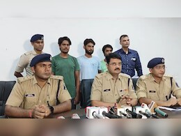 Crime: वॉट्सएप वीडियो कॉल कर लोगों को ऐसे फंसाता था सेक्सटॉर्शन गिरोह, अब हुआ ये अंजाम