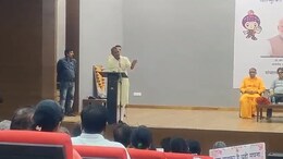 Watch: Madhya Pradesh Minister's Bizarre '<i>Belan</i> Gang' <i>Nasha Mukti</i> Hack Draws Flak
