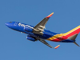 US Passenger Jet Flies 500 Feet Over Buildings, Sparks Low Altitude Alert US Passenger Jet Flies 500 Feet Over Buildings, Sparks Low Altitude Alert