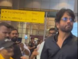 एयरपोर्ट पर साउथ सुपरस्टार नागार्जुन की सिक्योरिटी ने फैन के साथ किया दुर्व्यवहार, एक्टर ने मांगी माफी, देखें वायरल वीडियो  एयरपोर्ट पर साउथ सुपरस्टार नागार्जुन की सिक्योरिटी ने फैन के साथ किया दुर्व्यवहार, एक्टर ने मांगी माफी, देखें वायरल वीडियो