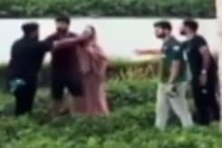 Pakistani Cricketer Haris Rauf का वीडियो वायरल, फैन के साथ हुई भिडंत Pakistani Cricketer Haris Rauf का वीडियो वायरल, फैन के साथ हुई भिडंत