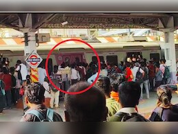 मध्यरेल्वेवर गोंधळ; अनेक लोकल रद्द, मोठी गर्दी; संतप्त प्रवाशांकडून लोकलचं दार तोडण्याचा प्रयत्न