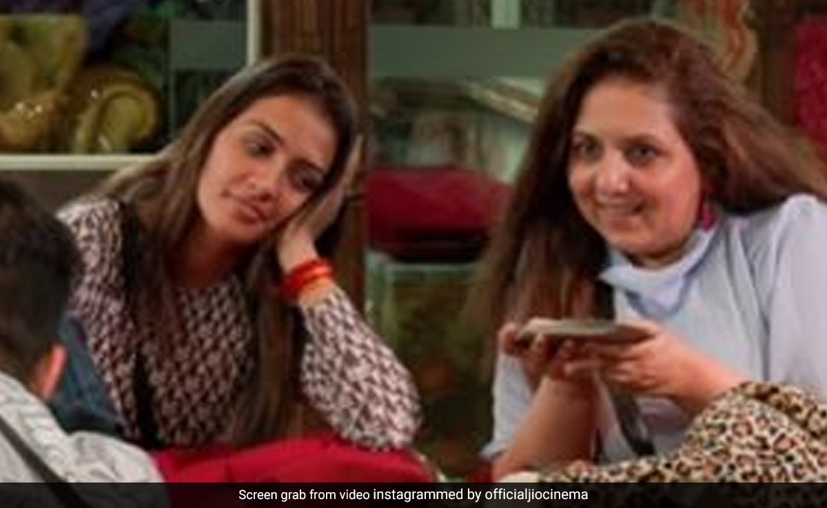 <i>Bigg Boss OTT 3</i>: This Is What Tarot Card Reader Munisha Khatwani Predicts About Shivani Kumari And Naezy