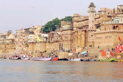 वाराणसी में सूख रही गंगा! मंडराया जल संकट का खतरा