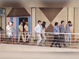 Rajasthan: स्पा सेन्टर की आड़ में देह व्यापार का खेल ! पुलिस ने स्पा सेंटर पर रेड मार कर 13 लोगों को हिरासत में लिया Rajasthan: स्पा सेन्टर की आड़ में देह व्यापार का खेल ! पुलिस ने स्पा सेंटर पर रेड मार कर 13 लोगों को हिरासत में लिया
