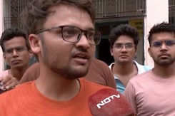 नीट पीजी परीक्षा स्थगित होने के बाद छात्रों ने रखी ये डिमांड नीट पीजी परीक्षा स्थगित होने के बाद छात्रों ने रखी ये डिमांड