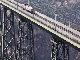 1st Trial Train Crosses World's Tallest Railway Bridge, Chenab: Union Railway Minister 1st Trial Train Crosses World's Tallest Railway Bridge, Chenab: Union Railway Minister