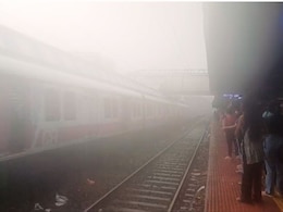 Live Update : धुवांधार पावसामुळे मध्य रेल्वे विस्कळीत, लोकल 20 ते 25 मिनिटं उशीराने