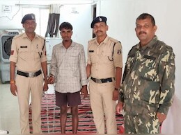 Balodabazar Violence: हिंसा में शामिल एक और आरोपी गिरफ्तार, तिरंगे के खंभे पर चढ़कर सफेद झंडा लगाने वाले को पुलिस ने दी ऐसी सजा Balodabazar Violence: हिंसा में शामिल एक और आरोपी गिरफ्तार, तिरंगे के खंभे पर चढ़कर सफेद झंडा लगाने वाले को पुलिस ने दी ऐसी सजा