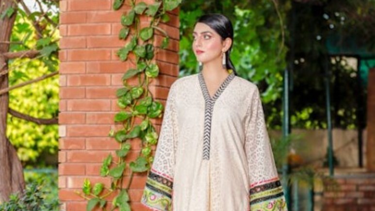 Biba के साथ एथनिक वियर को लगाएं स्टाइल का तड़का, Myntra पर वूमेन कुर्ता सेट पर मिल रही है 60% तक की छूट Biba के साथ एथनिक वियर को लगाएं स्टाइल का तड़का, Myntra पर वूमेन कुर्ता सेट पर मिल रही है 60% तक की छूट