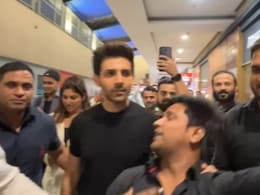 कौन है ये शख्स जो खा गया कार्तिक आर्यन के आम, अब चंदू चैंपियन के साथ वायरल हो रहा वीडियो कौन है ये शख्स जो खा गया कार्तिक आर्यन के आम, अब चंदू चैंपियन के साथ वायरल हो रहा वीडियो