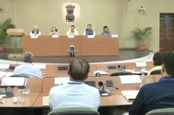 सीएम भजनलाल ने की युवा- खेल प्रतिनिधियों से बजट पर चर्चा सीएम भजनलाल ने की युवा- खेल प्रतिनिधियों से बजट पर चर्चा