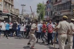 अजमेर के किशनगढ़ सब्जी मंडी में मीट फेंके जाने से भारी बवाल