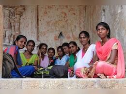 फॉक्सकॉन केस : चूड़ी-मंगलसूत्र को ना, महिला शादीशुदा तो जॉब नहीं! यह कैसी शर्त? जानें क्या है पूरा मामला फॉक्सकॉन केस : चूड़ी-मंगलसूत्र को ना, महिला शादीशुदा तो जॉब नहीं! यह कैसी शर्त? जानें क्या है पूरा मामला