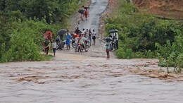 Rains in Chhattisgarh: जशपुर में 4 घंटे हुई मूसलाधार बारिश, नदी-नाले उफान पर आए, झरनों में आया पानी