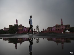 Delhi Wakes Up To Cloudy Skies, Minimum Temperature Drops To 28 Degrees Delhi Wakes Up To Cloudy Skies, Minimum Temperature Drops To 28 Degrees