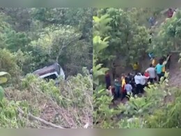 जम्मू-कश्मीर के रियासी में तीर्थयात्रियों से भरी बस पर आतंकी हमला, 10 लोगों की मौत