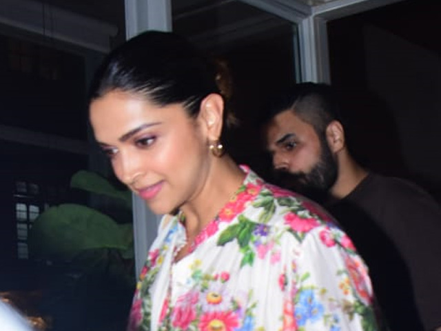 Inside Deepika Padukone's Dinner Date With Mom Ujjala