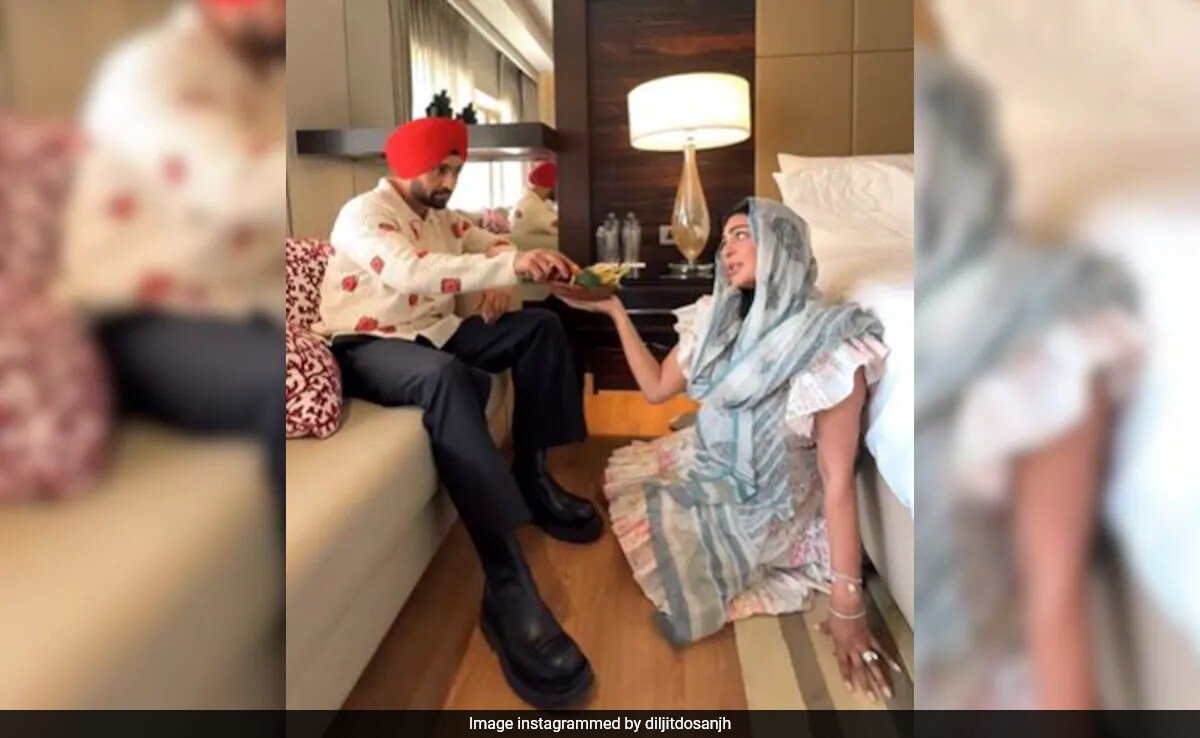 Viral: Diljit Dosanjh And Neeru Bajwa's LOL Spin On <i>Heeramandi's Ek Baar Dekh Lijiye</I> Scene. Watch