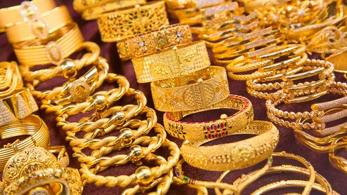Gold Price Today: सोना-चांदी लगातार हो रहा सस्ता, खरीदारी का शानदार मौका, जानें 10 ग्राम सोने का ताजा भाव
