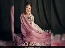 How <i>Heeramandi</i> Star Sharmin Segal Braved Being Trolled: "My DMs Are Filled With A Lot Of Love" How <i>Heeramandi</i> Star Sharmin Segal Braved Being Trolled: "My DMs Are Filled With A Lot Of Love"