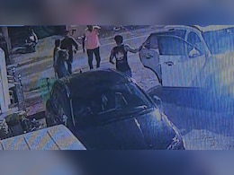 Noida Road Accident: मां के सामने ही छोटी बच्ची को कार ने कुचला, वीडियो वायरल