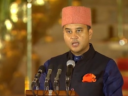 ज्योतिरादित्य सिंधिया : परिवार से सीखा राजनीति का ककहरा, भाजपा में रहते दूसरी बार बने केंद्रीय मंत्री ज्योतिरादित्य सिंधिया : परिवार से सीखा राजनीति का ककहरा, भाजपा में रहते दूसरी बार बने केंद्रीय मंत्री