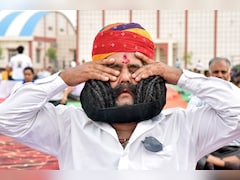 22 फीट लंबी मूंछ वाले गिरधर व्यास ने कुछ ऐसे मनाया योग दिवस