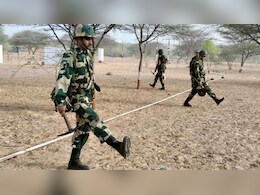 भारत-पाक सीमा पर सेना व BSF जवानों का संयुक्त अभ्यास, रेगिस्तान में लैंड माईन्स को इंस्टॉल, रिमूव व डिस्पोज करने के सीखे गुर भारत-पाक सीमा पर सेना व BSF जवानों का संयुक्त अभ्यास, रेगिस्तान में लैंड माईन्स को इंस्टॉल, रिमूव व डिस्पोज करने के सीखे गुर
