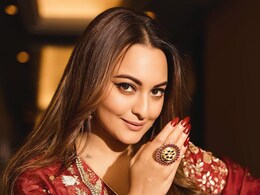 सोनाक्षी सिन्हा के शादी के जोड़े का वीडियो वायरल, देखें क्या है कलर और कैसा है डिजाइन सोनाक्षी सिन्हा के शादी के जोड़े का वीडियो वायरल, देखें क्या है कलर और कैसा है डिजाइन