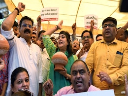 "Water Stolen By Tanker Mafia": BJP Protests Against AAP Over Delhi Crisis "Water Stolen By Tanker Mafia": BJP Protests Against AAP Over Delhi Crisis
