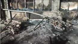 Baloda Bazar के कलेक्ट्रेट में आगजनी, 100 से अधिक गाड़ियां भी फूंकी... जानें छत्तीसगढ़ में क्यों भड़की हिंसा?