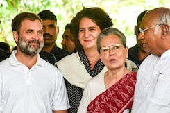 Raebareli Seat से सांसद बने रहेंगे Rahul Gandhi, Wayanad से Priyanka Gandhi लड़ेंगीं चुनाव Raebareli Seat से सांसद बने रहेंगे Rahul Gandhi, Wayanad से Priyanka Gandhi लड़ेंगीं चुनाव