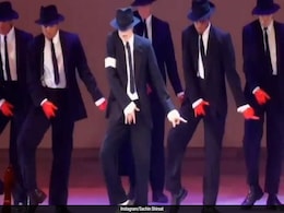 Mashup Of <i>'Panchayat'</i> Song With Michael Jackson Dance Goes Viral Mashup Of <i>'Panchayat'</i> Song With Michael Jackson Dance Goes Viral