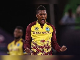 West Indies vs Uganda: अकील होसैन ने रचा इतिहास, T20 वर्ल्ड कप में ऐसा करने वाले पहले वेस्टइंडीज गेंदबाज बने West Indies vs Uganda: अकील होसैन ने रचा इतिहास, T20 वर्ल्ड कप में ऐसा करने वाले पहले वेस्टइंडीज गेंदबाज बने