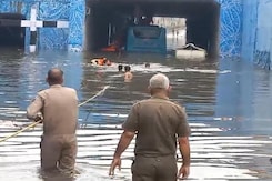 Bus Carrying Several Passengers Stuck In Flooded Delhi Underpass, Rescue Underway Bus Carrying Several Passengers Stuck In Flooded Delhi Underpass, Rescue Underway