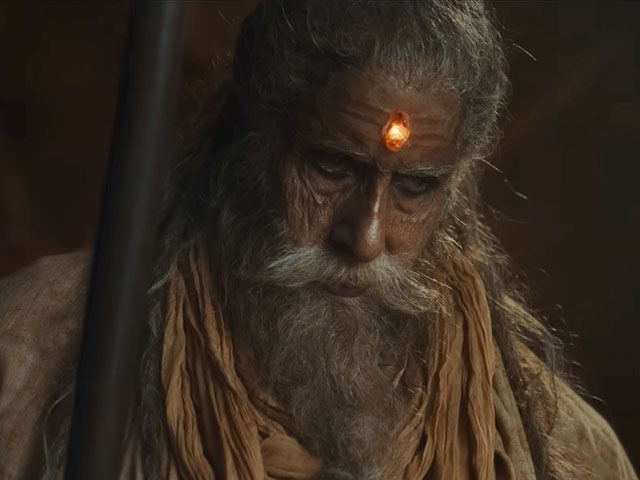 Priyanka Chopra\'s Beach Holiday With Husband Nick Jonas And Daughter Malti Marie