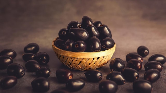 Jamun seed powder is also used as a natural remedy to lower blood sugar levels