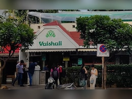 पुण्यातील प्रसिद्ध वैशाली हॉटेलच्या अवैध बांधकामावर हातोडा, मुख्यमंत्र्यांच्या आदेशानंतर पालिका अॅक्शन मोडवर पुण्यातील प्रसिद्ध वैशाली हॉटेलच्या अवैध बांधकामावर हातोडा, मुख्यमंत्र्यांच्या आदेशानंतर पालिका अॅक्शन मोडवर