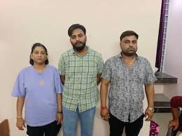 Rajasthan: नौकरी के एवज 1 लाख 75 हजार रुपए की रिश्वत लेते जयपुर नगर निगम की सफाई कर्मचारी और उसके बेटे समेत 3 गिरफ्तार